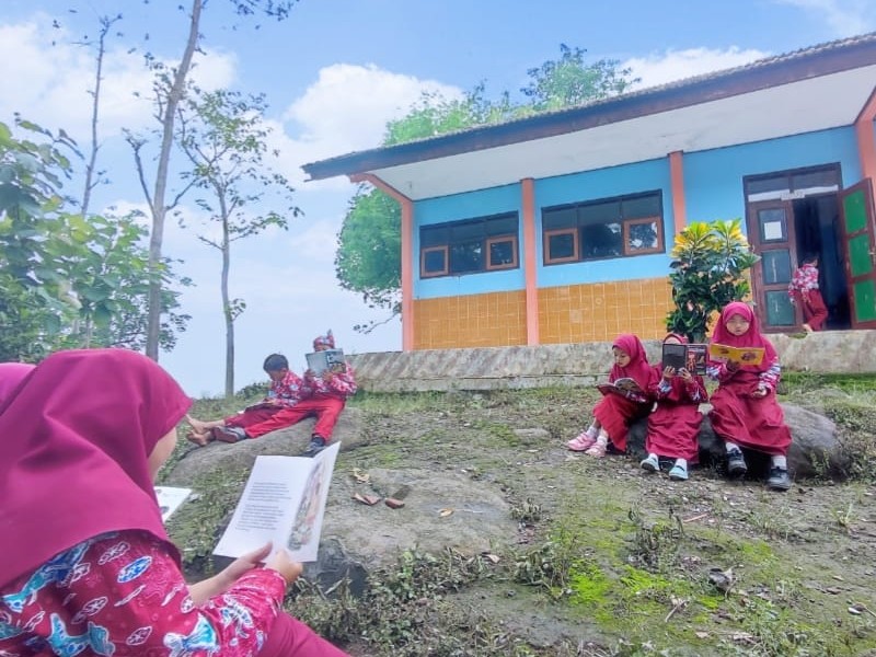 KEGIATAN LITERASI