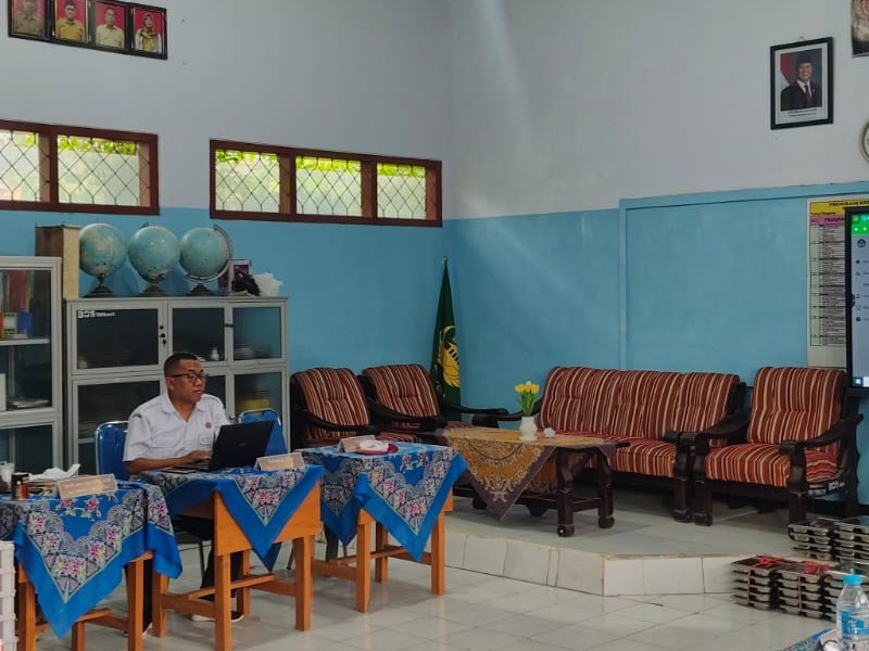 KEBERSAMAAN GURU DALAM MENGERJAKAN PMN